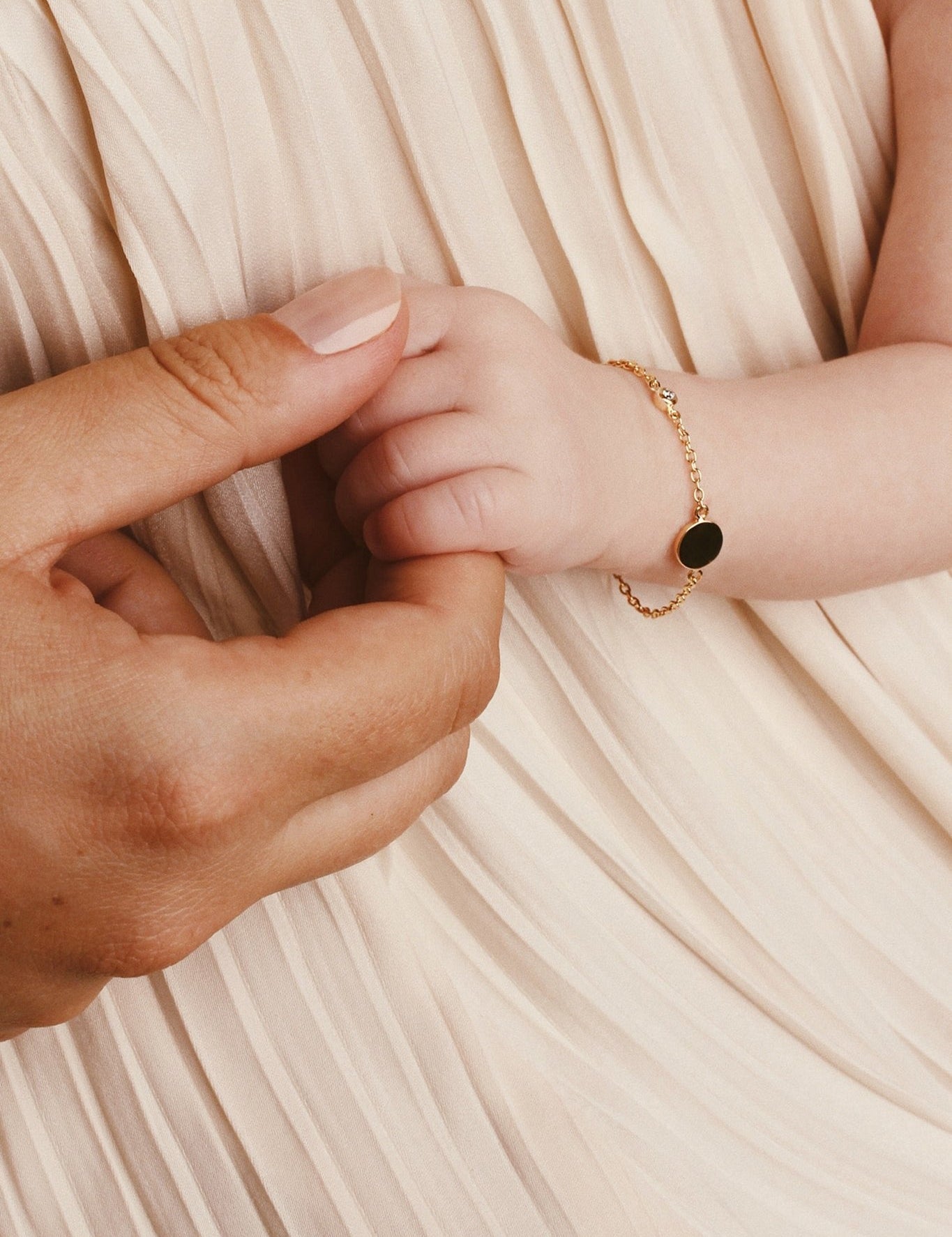 Circle and diamond bracelet baby - Galore jewelry