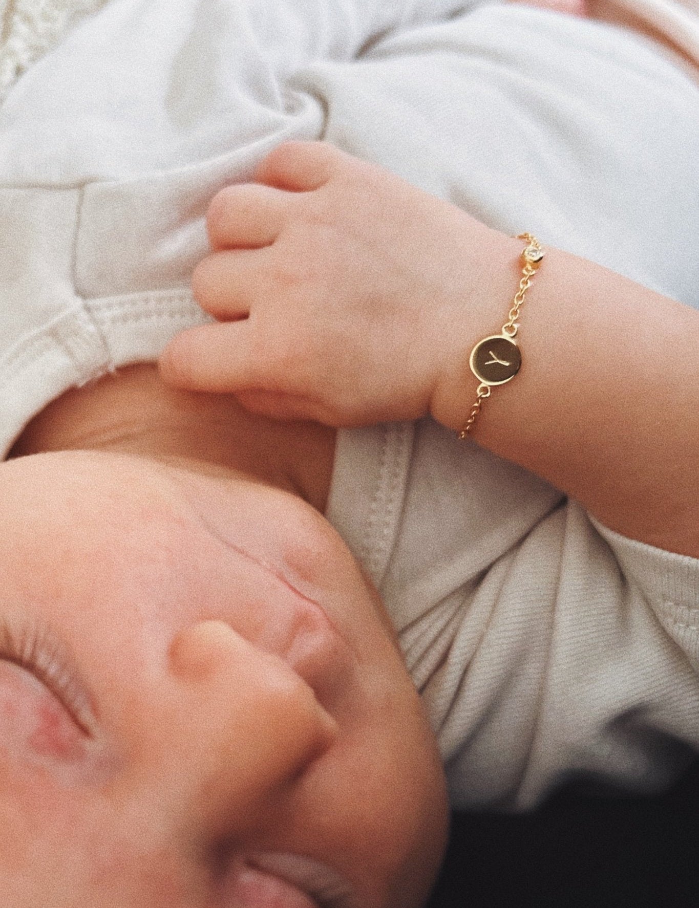 Circle and diamond bracelet baby - Galore jewelry