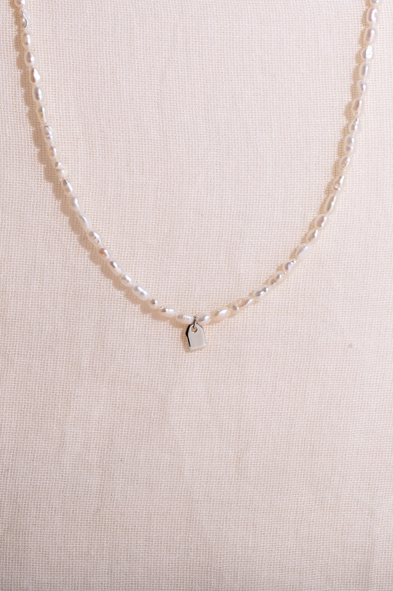 Pearl & Tag necklace petite - Galore jewelry