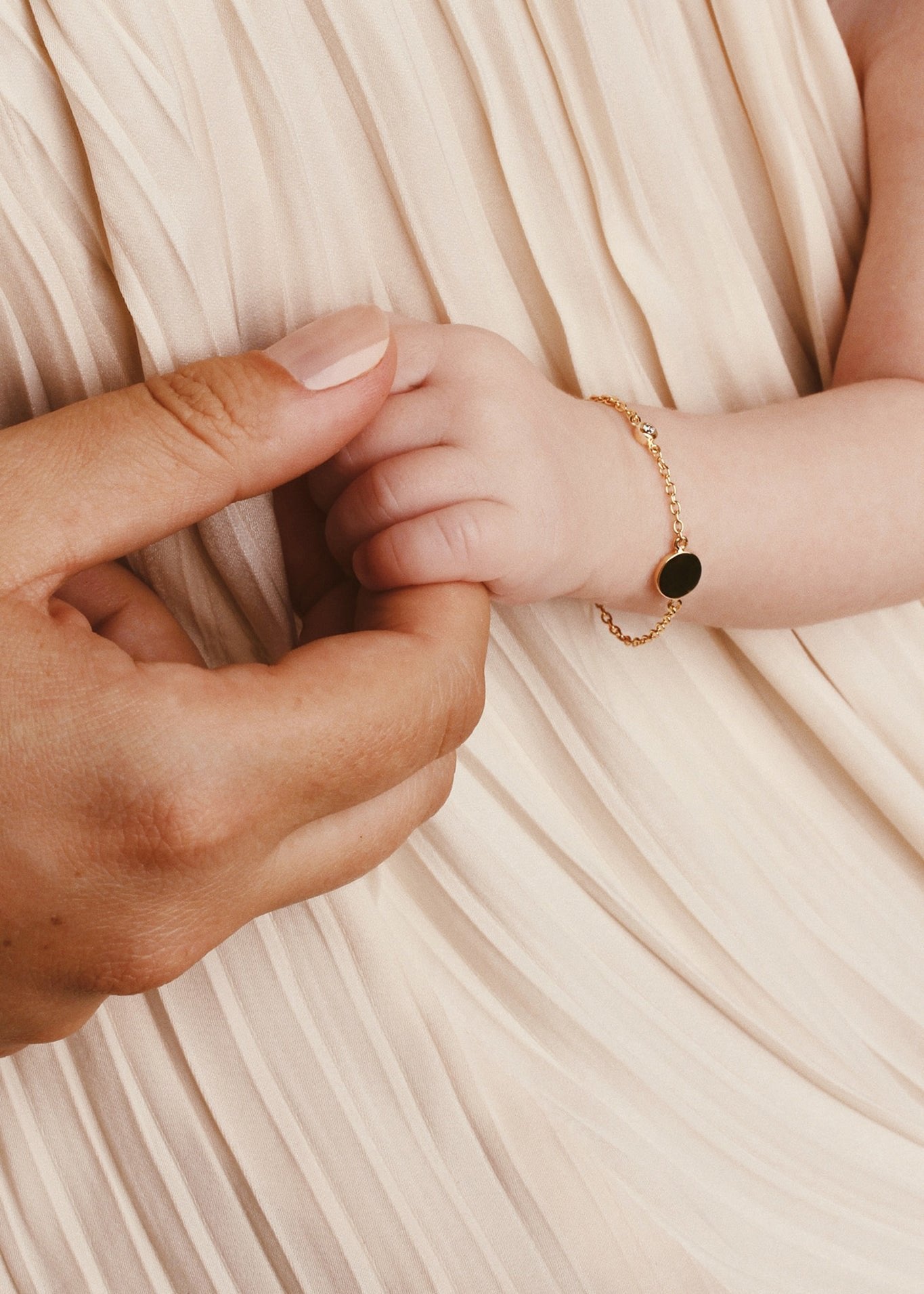 Circle and diamond bracelet baby - Galore jewelry